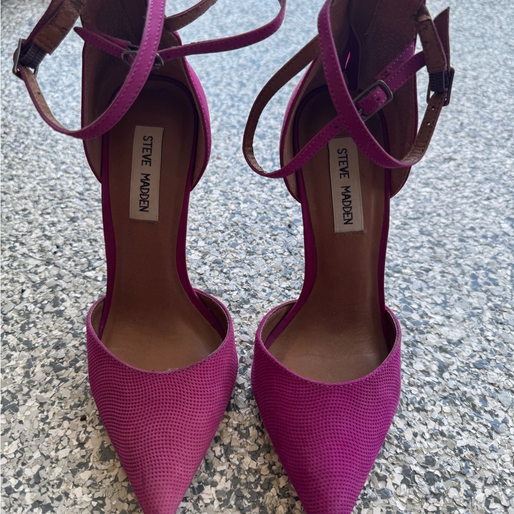 Steve Madden Fuchsia Strappy Heels
